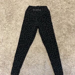 Balance Athletica lux pant in panther